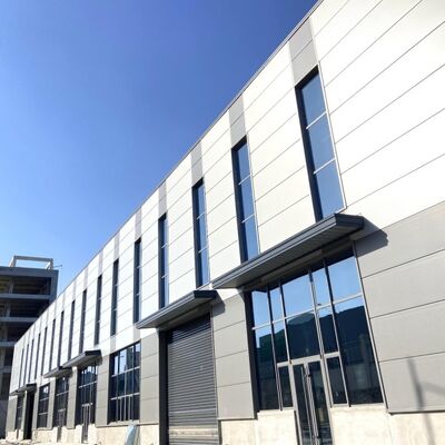 Insulated Prefab Manufactured Steel Buildings Weather Resistant 100x100 ODM